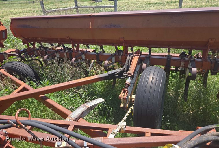 image for item DT7225 Crust Buster grain drill