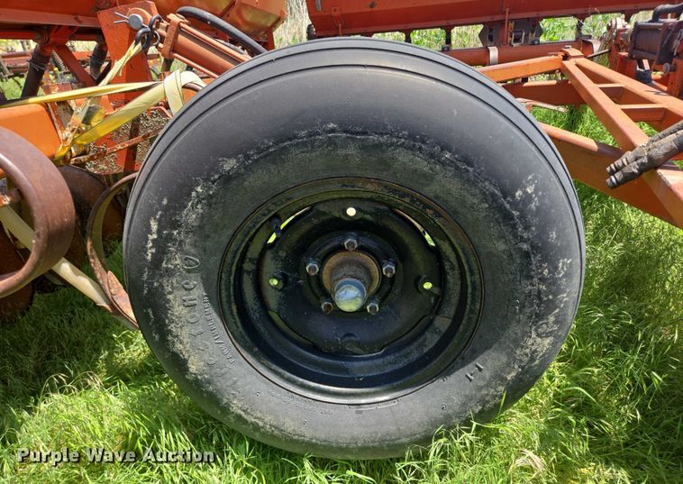 image for item DT7225 Crust Buster grain drill