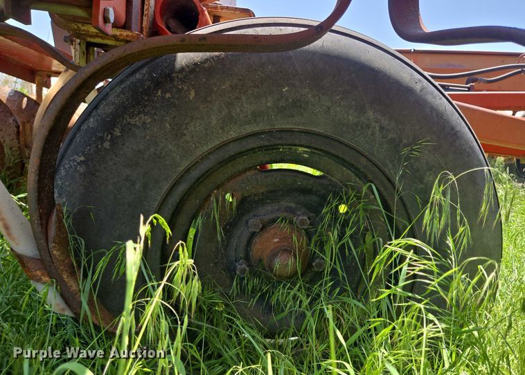 image for item DT7225 Crust Buster grain drill