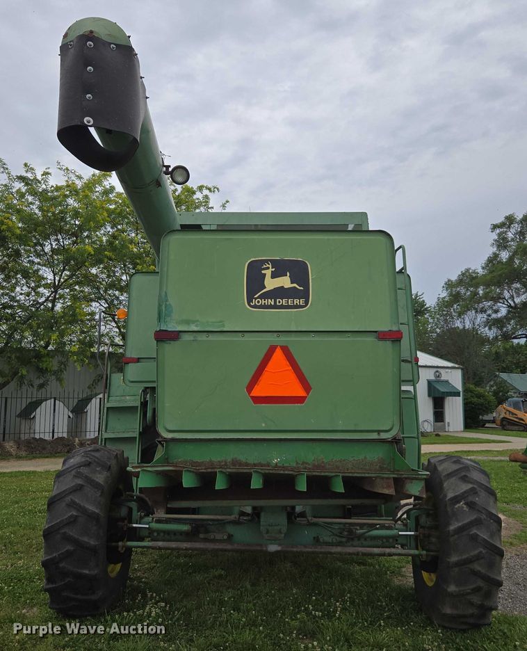 image for item DU7873 1980 John Deere 7720 combine