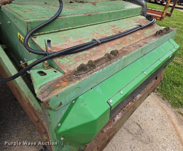 image for item DU7873 1980 John Deere 7720 combine
