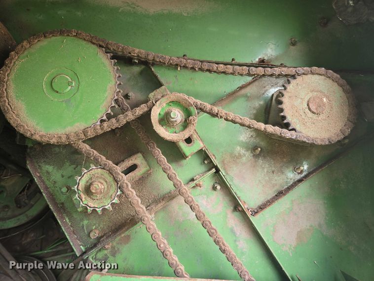 image for item DU7873 1980 John Deere 7720 combine