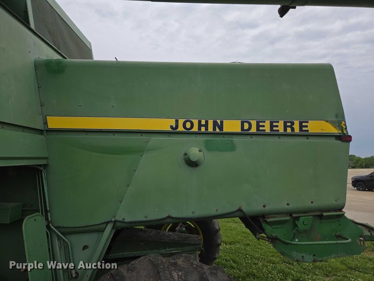 image for item DU7873 1980 John Deere 7720 combine