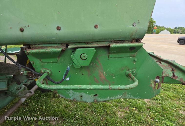 image for item DU7873 1980 John Deere 7720 combine