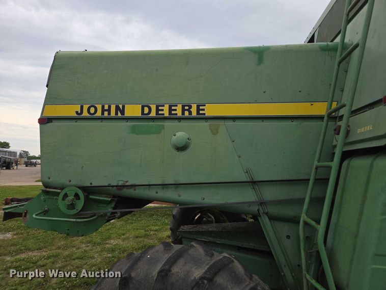 image for item DU7873 1980 John Deere 7720 combine