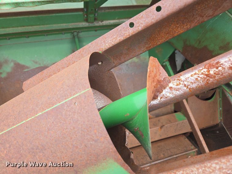 image for item DU7873 1980 John Deere 7720 combine