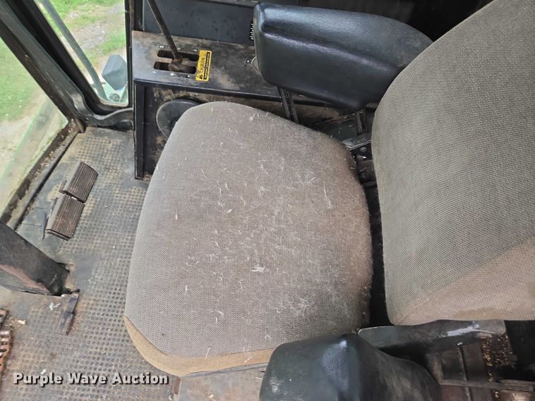 image for item DU7873 1980 John Deere 7720 combine