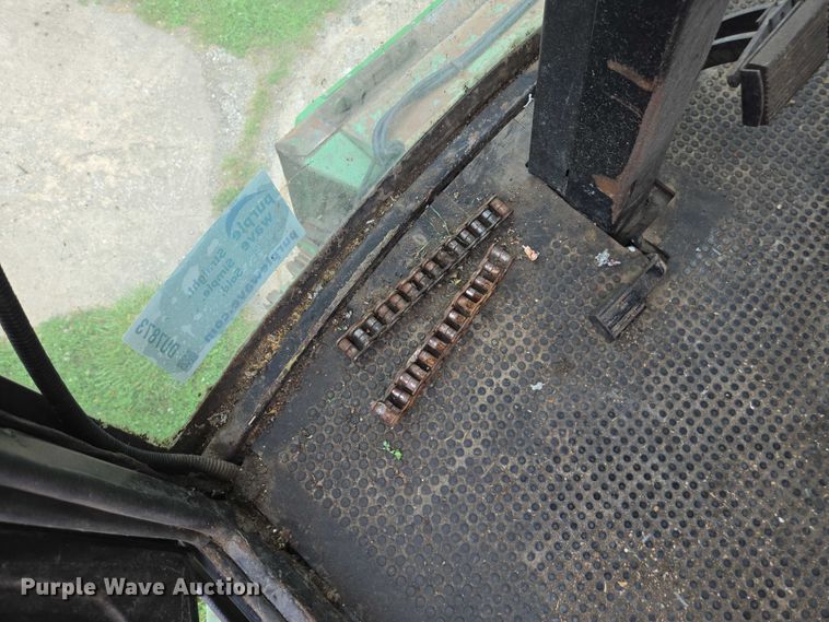 image for item DU7873 1980 John Deere 7720 combine