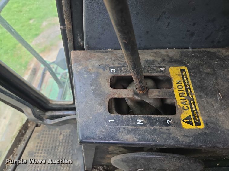 image for item DU7873 1980 John Deere 7720 combine