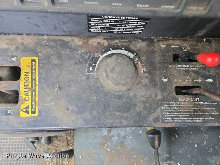 image for item DU7873 1980 John Deere 7720 combine