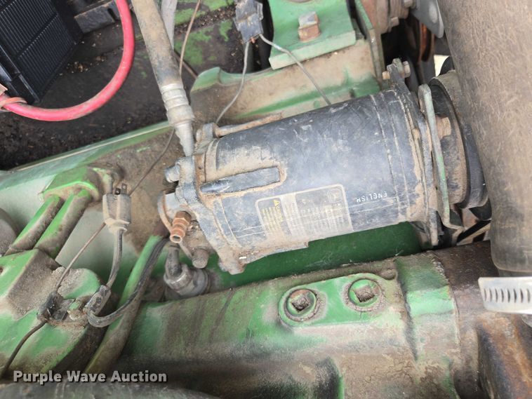 image for item DU7873 1980 John Deere 7720 combine