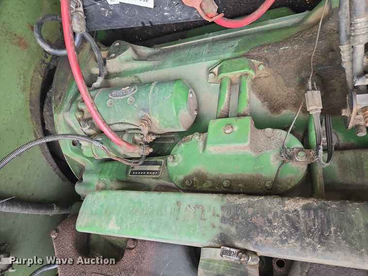 image for item DU7873 1980 John Deere 7720 combine