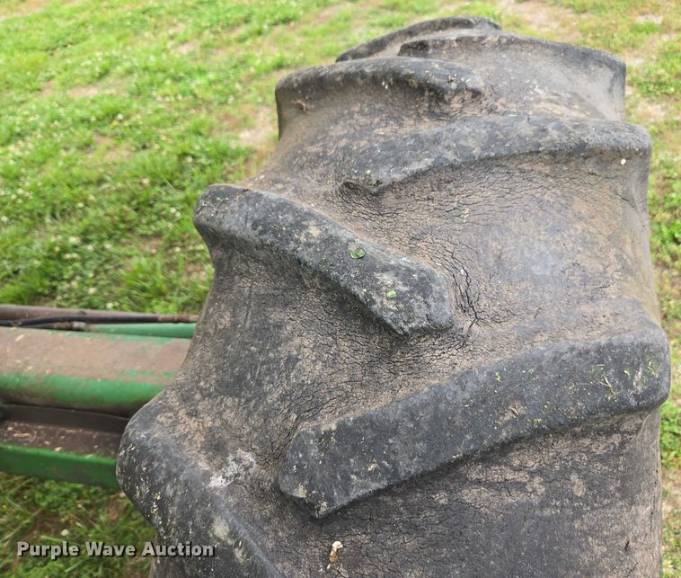 image for item DU7873 1980 John Deere 7720 combine