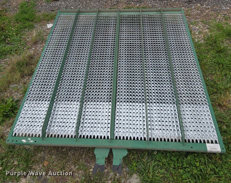 image for item DU7873 1980 John Deere 7720 combine