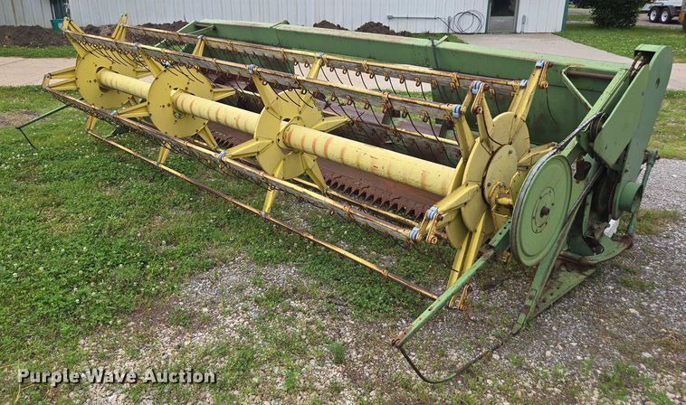 image for item DU7873 1980 John Deere 7720 combine
