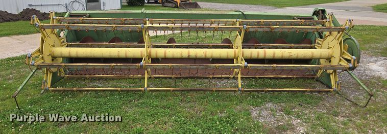 image for item DU7873 1980 John Deere 7720 combine