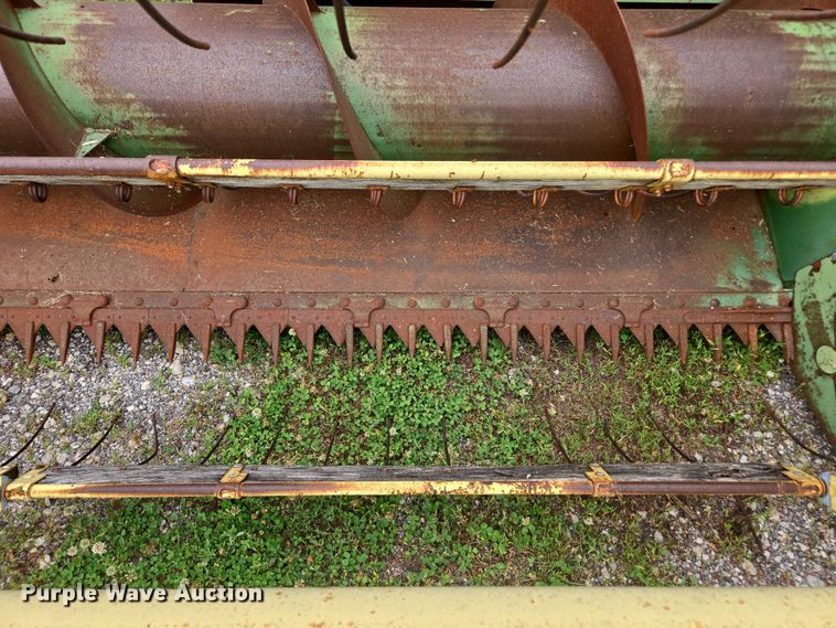 image for item DU7873 1980 John Deere 7720 combine