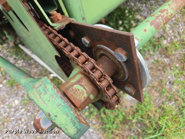 image for item DU7873 1980 John Deere 7720 combine