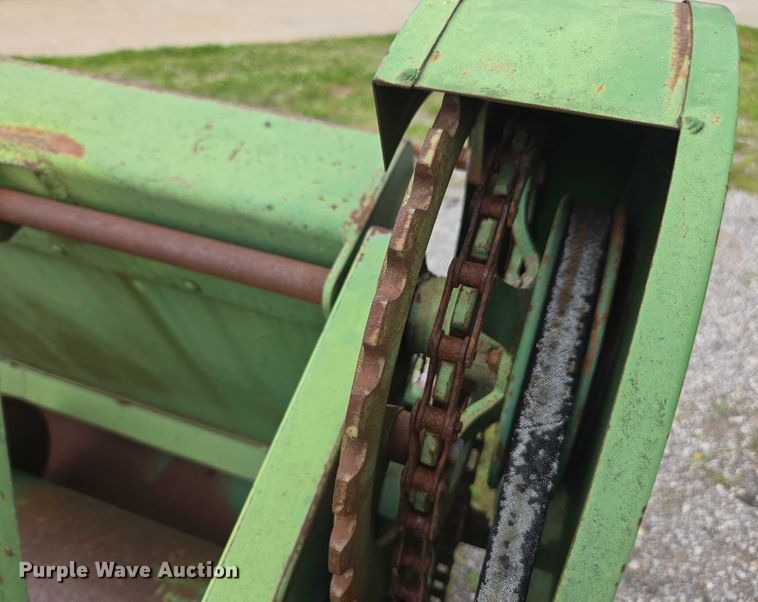 image for item DU7873 1980 John Deere 7720 combine