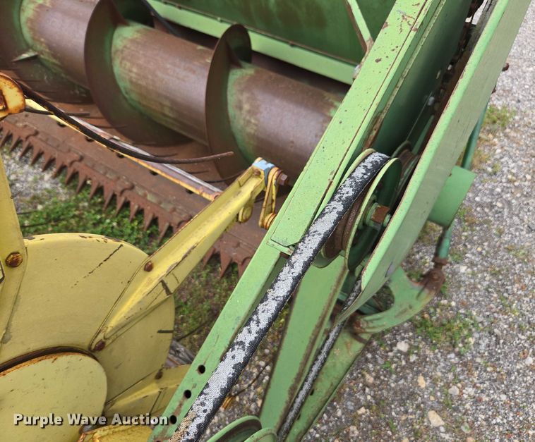 image for item DU7873 1980 John Deere 7720 combine