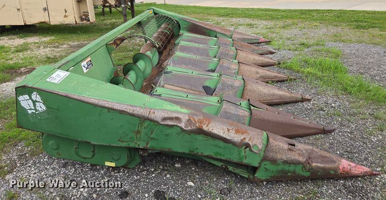 image for item DU7874 John Deere 643 corn head