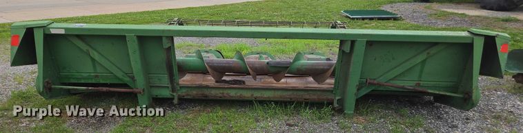 image for item DU7874 John Deere 643 corn head