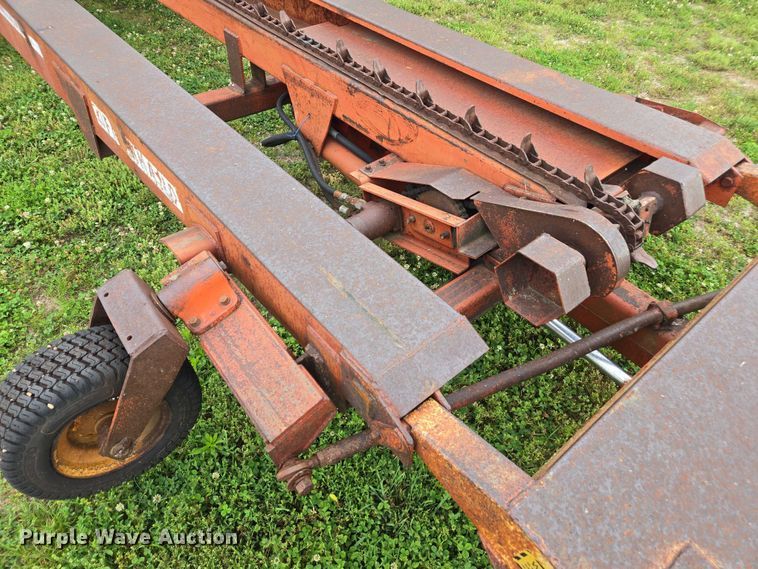 image for item DU7877 Farm Hand hay trailer