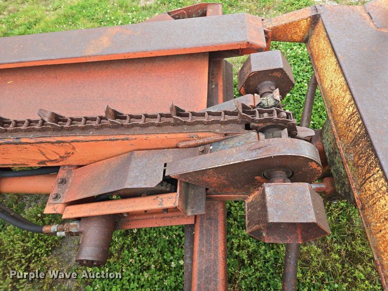 image for item DU7877 Farm Hand hay trailer