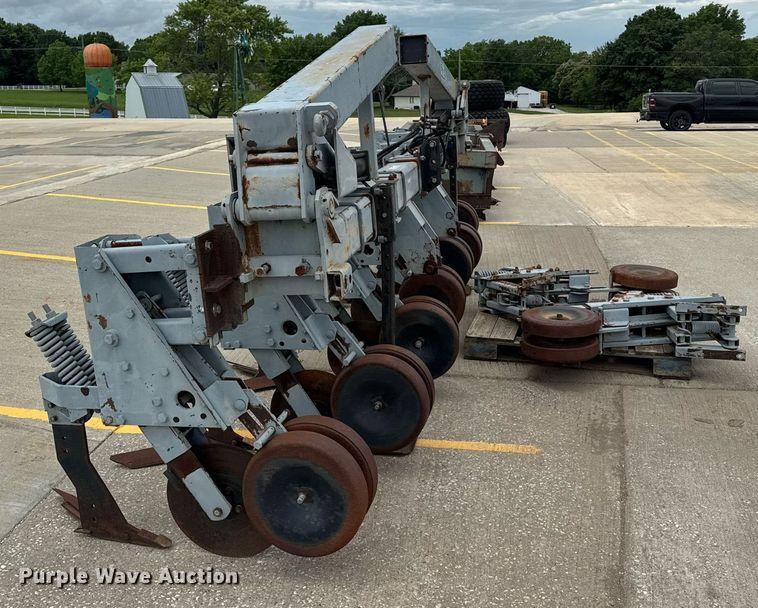 image for item DU7883 Field cultivator