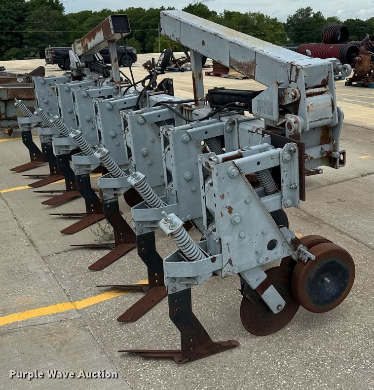 image for item DU7883 Field cultivator