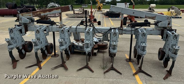 image for item DU7883 Field cultivator