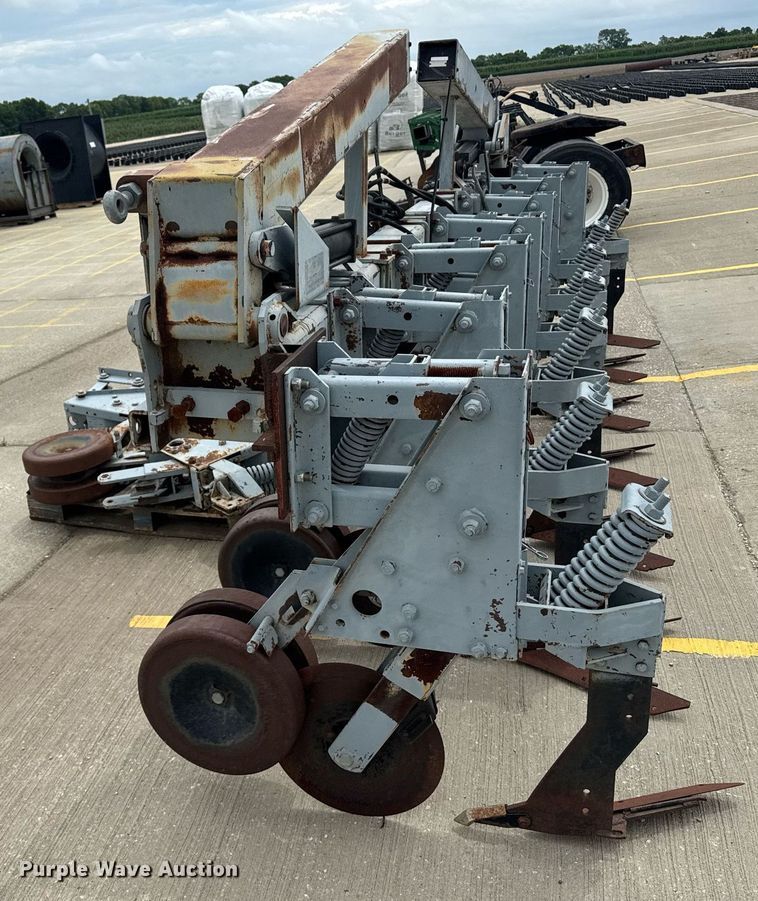 image for item DU7883 Field cultivator