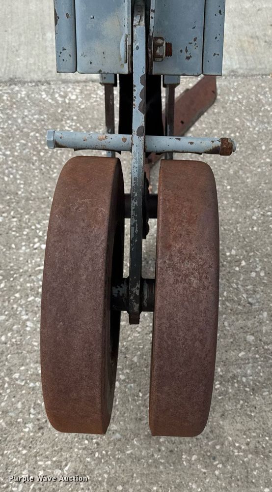 image for item DU7883 Field cultivator