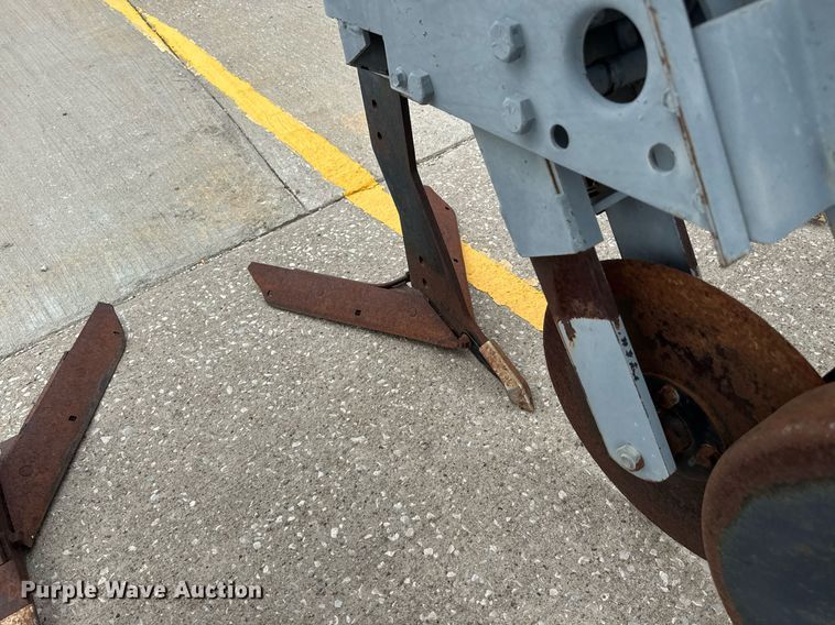 image for item DU7883 Field cultivator