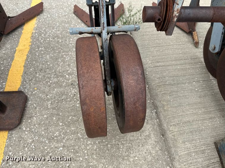 image for item DU7883 Field cultivator