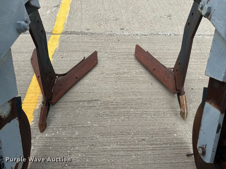 image for item DU7883 Field cultivator