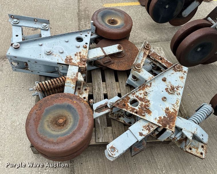 image for item DU7883 Field cultivator