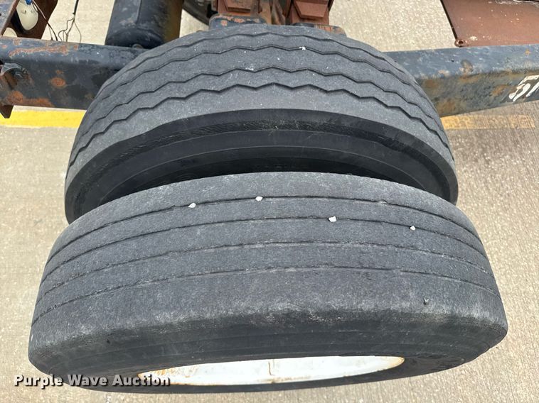 image for item DU7884 Silver Eagle trailer dolly