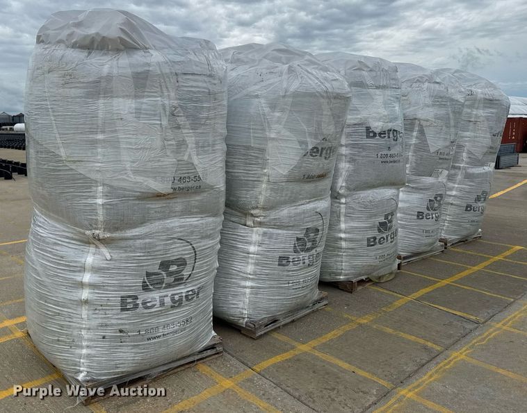 image for item DU7886 (5) pallets of potting soil