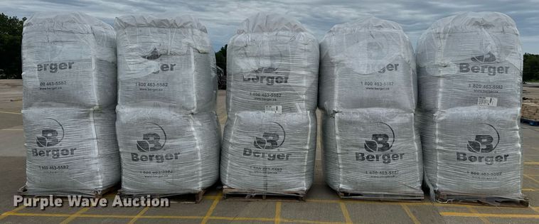 image for item DU7886 (5) pallets of potting soil