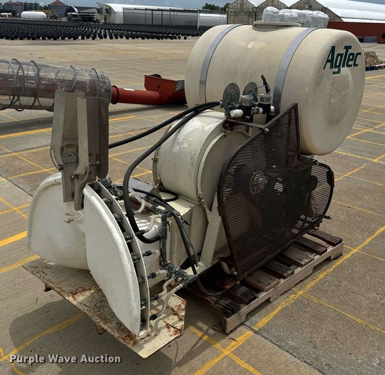 image for item DU7897 Agtec sprayer