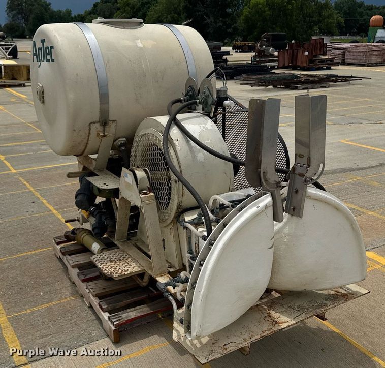 image for item DU7897 Agtec sprayer