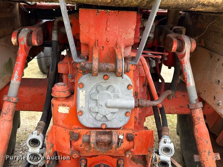 image for item DX5602 Case 1030 Comfort King  tractor