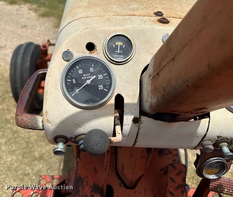 image for item DX5602 Case 1030 Comfort King  tractor