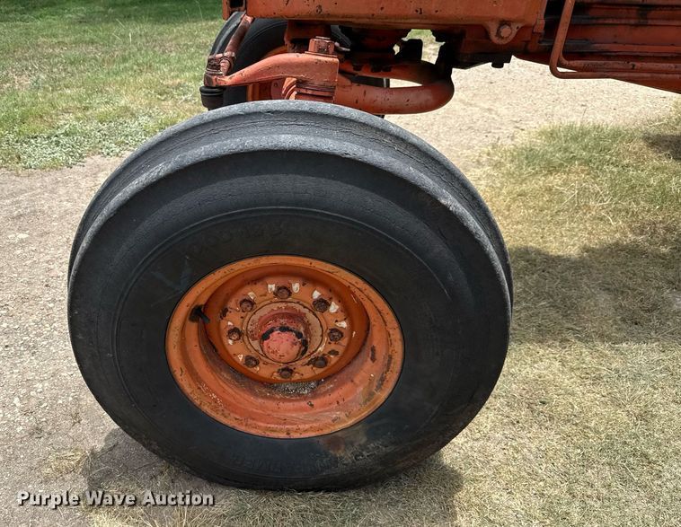 image for item DX5602 Case 1030 Comfort King  tractor