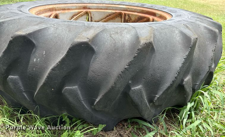 image for item DX5603 1984 Massey Ferguson 3545 tractor