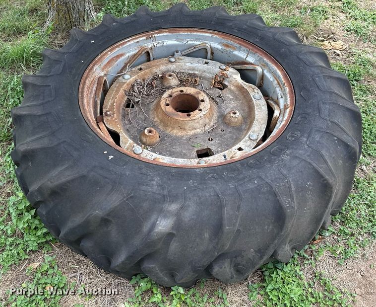 image for item DX5603 1984 Massey Ferguson 3545 tractor