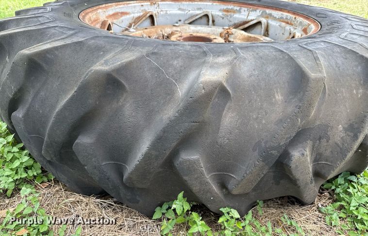 image for item DX5603 1984 Massey Ferguson 3545 tractor