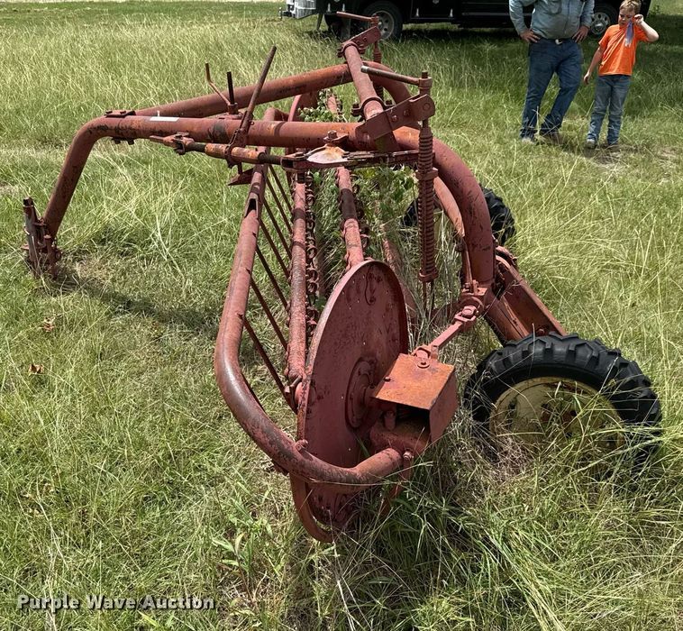 image for item DX5605 Massey Ferguson 37 hay rake
