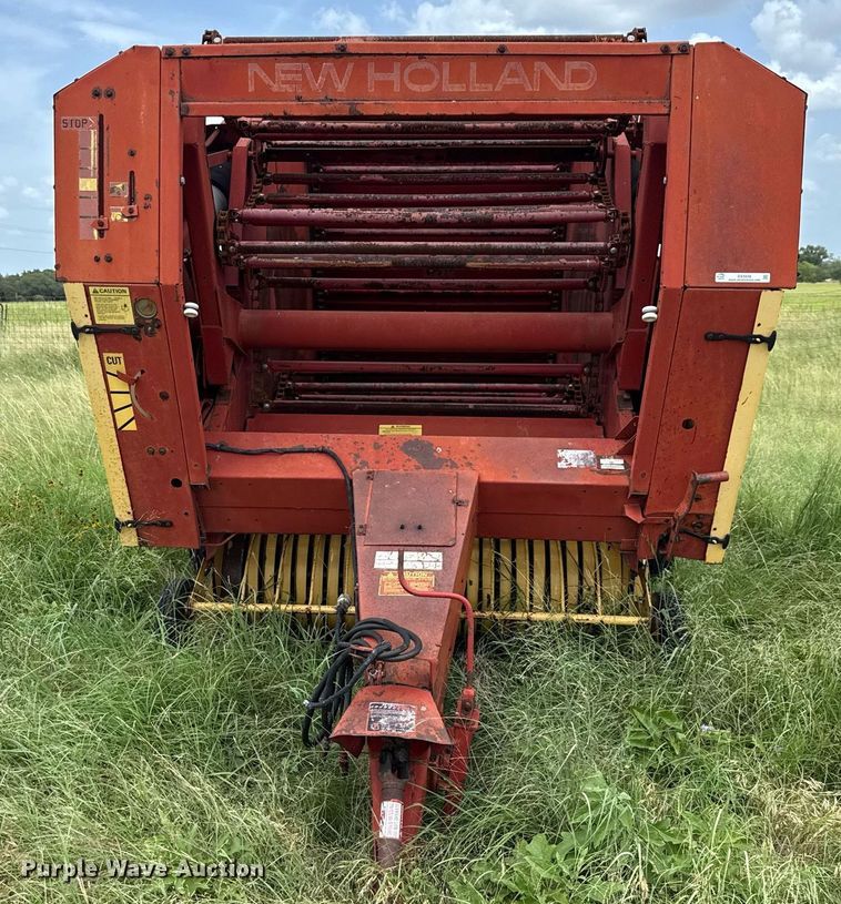 image for item DX5606 1987 New Holland 853 round baler